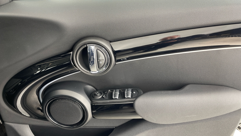 MINI Hatchback 1.5 Cooper Classic II 5dr Petrol Hatchback